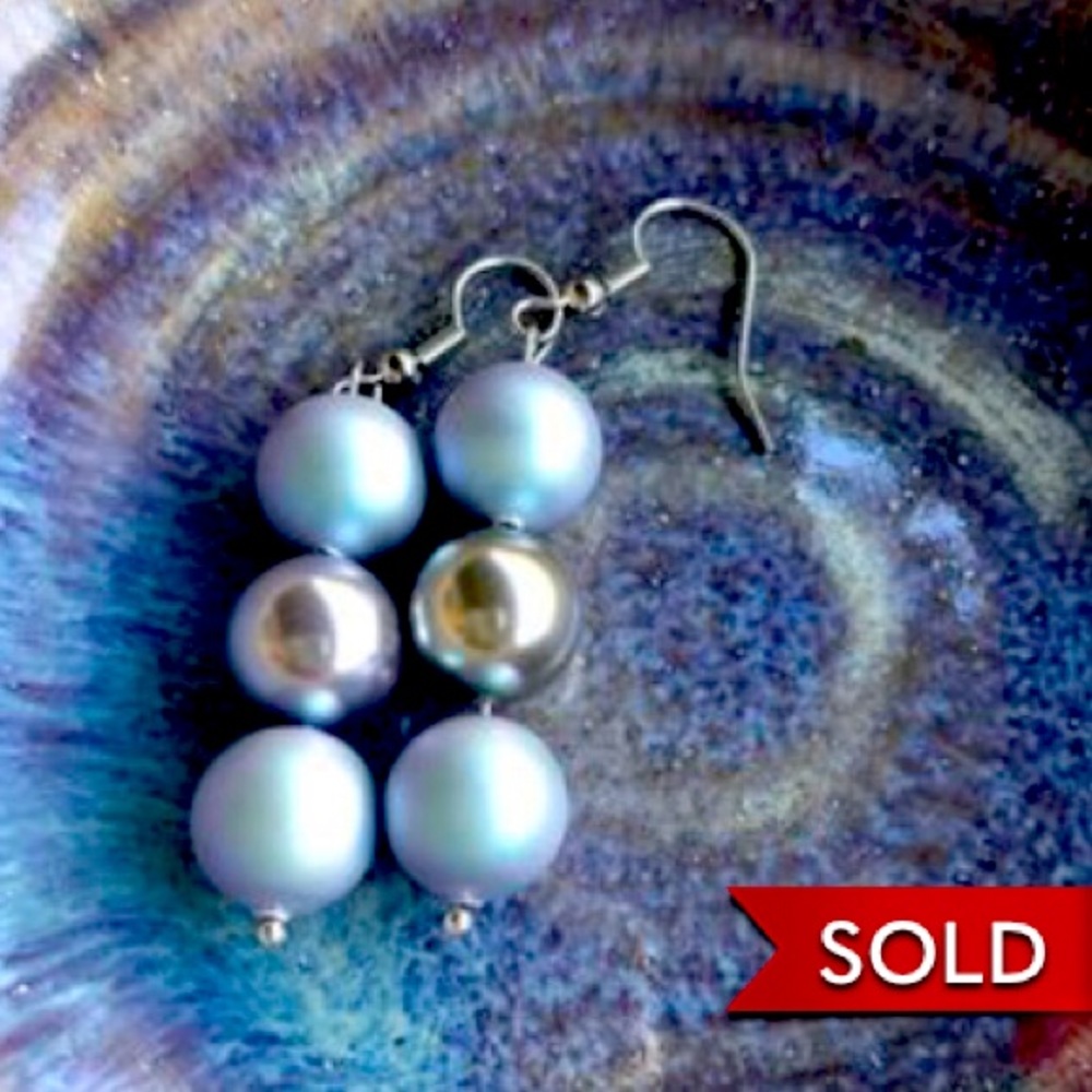 Swarovski Crystal faux Pearl earrings!
